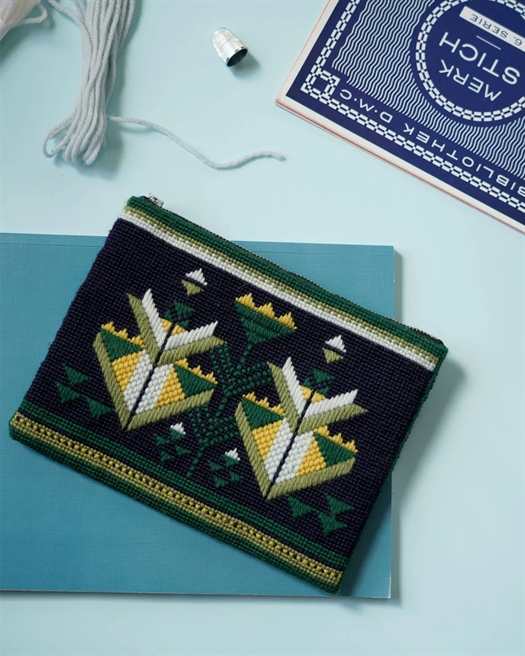 TRUKHANIV CLUTCH fra Kit Couture